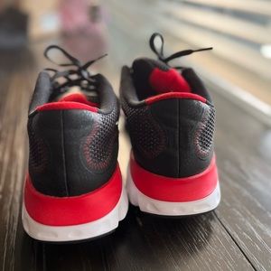 MOVING SALE:: Nike Renew